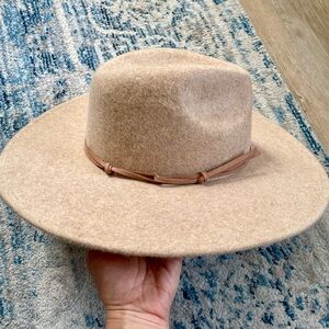 NWT. Fedora hat